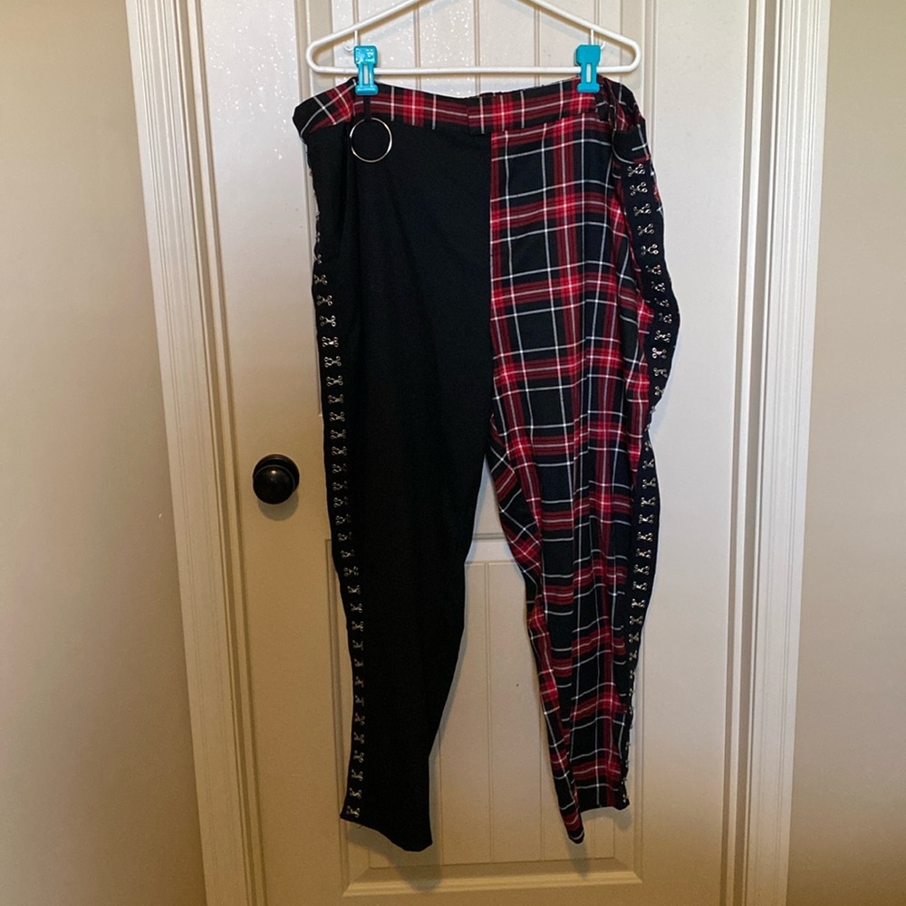 Hot topic pants size 3x
